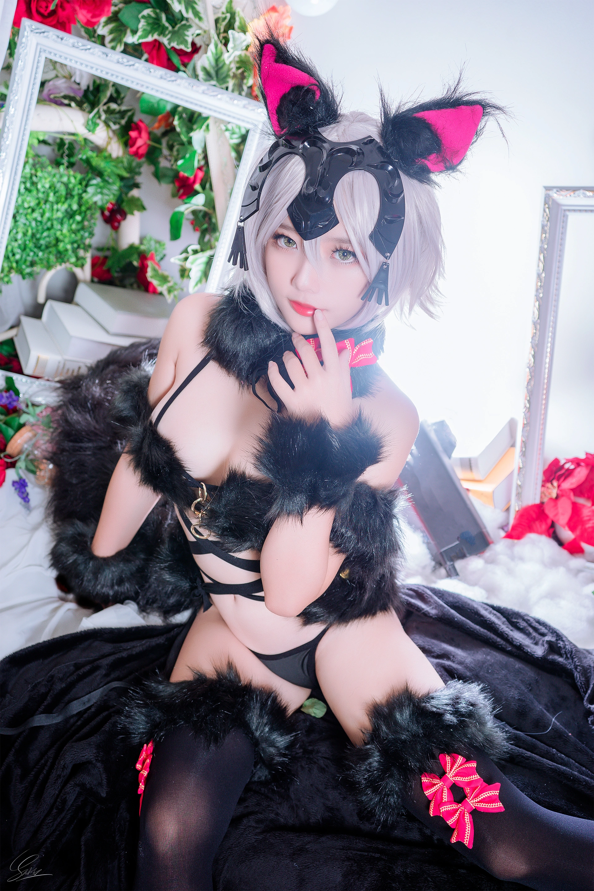 Messie Huang NO.001 Jeanne Alter Wolf 3